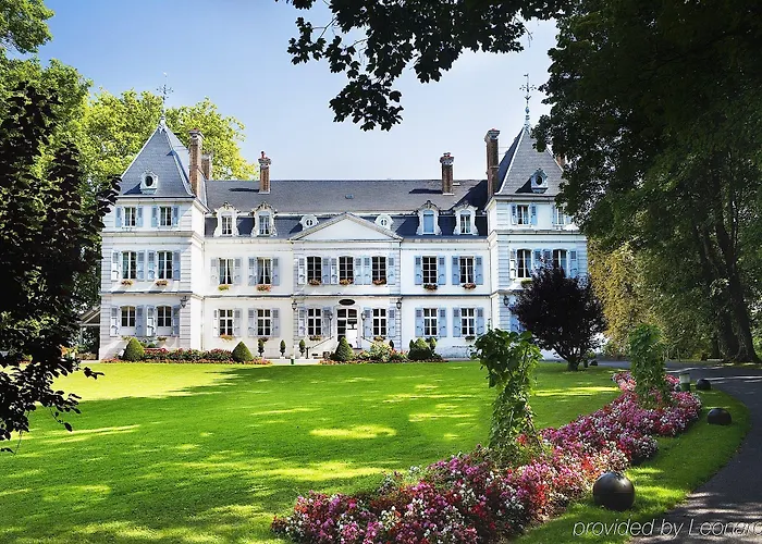 Отель Chateau De 4*