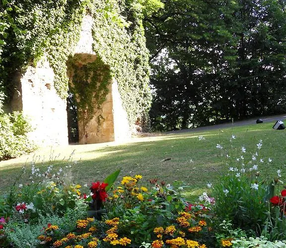 Отель Chateau De
