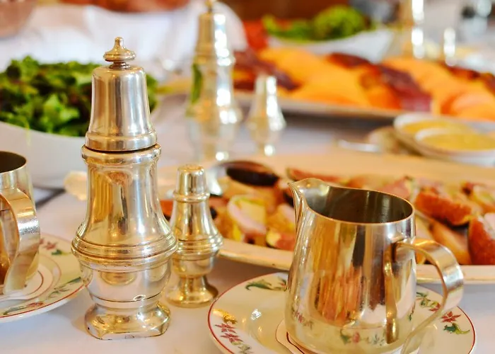 Отель Chateau De 4*