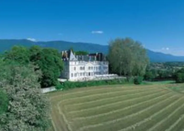 Отель Chateau De 4*